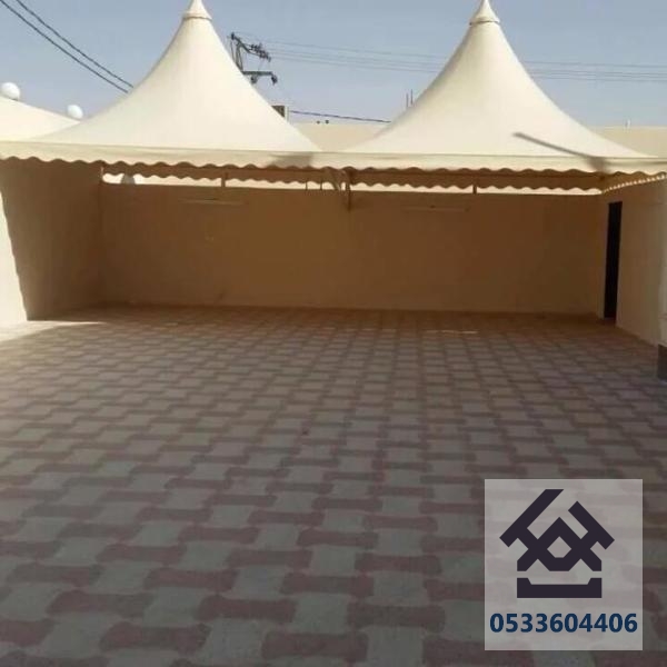 مظلات هرمية